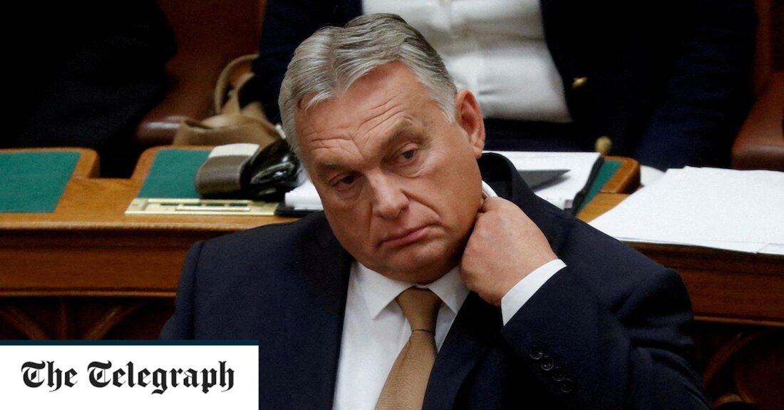 Brüssel hat am Mittwoch EU-Mittel in Höhe von 11,5 Milliarden Pfund eingefroren und Budapest angewiesen, umfassende Reformen durchzuführen, bevor es das für seine Wirtschaft lebenswichtige Geld erhalten kann. Viktor Orban, Ungarns Ministerpräsident, führt Krieg mit Brüssel wegen Vorwürfen, er untergrabe demokratische Standards, gehe hart gegen die Rechte von Homosexuellen und gegen die Pressefreiheit vor. Es ist das erste Mal, dass die Europäische Kommission einen neuen Mechanismus einsetzt, um Regierungen zur Gleichschaltung zu zwingen, indem sie Milliarden aus den Kassen der EU einbehält. Die Kommission hat 27 „Super-Meilensteine“ vorgeschlagen, die erfüllt werden müssen, bevor das Geld an ein Land ausgezahlt wird, &hellip;
