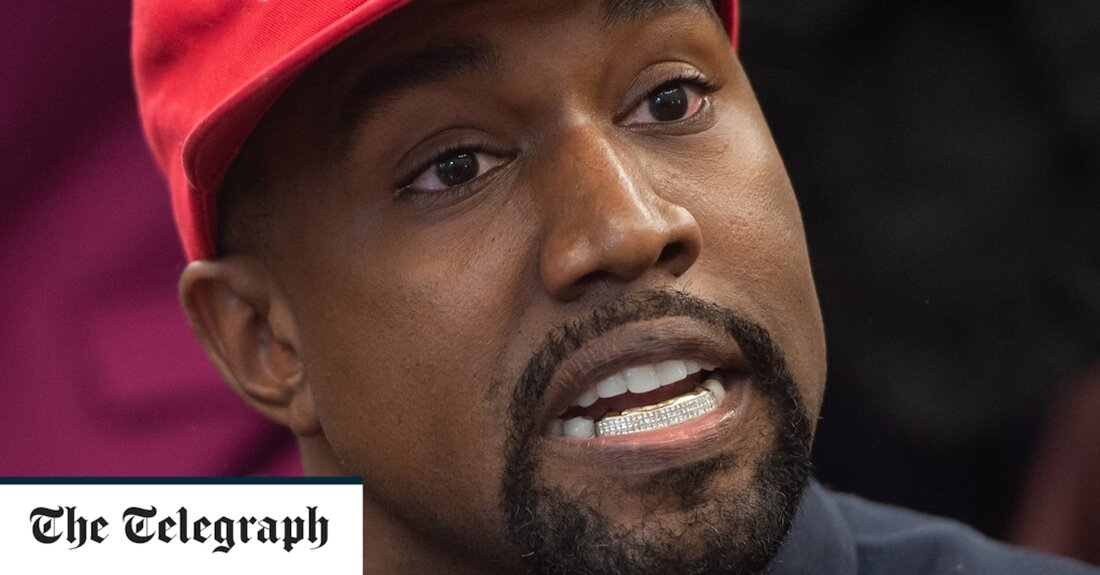 Kanye West wurde von Twitter suspendiert, nachdem er ein Bild gepostet hatte, das ein Hakenkreuz mit einem Davidstern zu zeigen schien. Als Antwort auf den Tweet sagte Elon Musk, CEO von Twitter: „Ich stelle nur klar, dass sein Konto wegen Anstiftung zur Gewalt gesperrt wird“, sagte Musk als Antwort auf Wests Tweet. Es kam, nachdem West, bekannt unter seinem Künstlernamen Ye, im Podcast des Alt-Right-Verschwörungstheoretikers Alex Jones auftauchte und erklärte, dass es „gute Dinge an Hitler“ gebe. In einer Erklärung nach der Sendung sagte die Republican Jewish Coalition: „Angesichts seines Lobes auf Hitler kann nicht genug betont werden, dass Kanye &hellip;