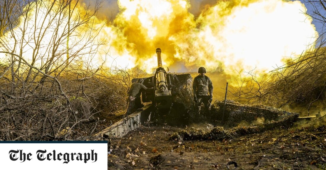 Die Ukraine hat seit dem Beginn der russischen Invasion vor zehn Monaten Artilleriemunition im Wert von nur zwei Wochen aus Großbritannien erhalten. Die niedrige Zahl wurde von Labour basierend auf der Aussage des Verteidigungsministeriums (MoD) berechnet, dass es „fast 100.000 Schuss Artilleriemunition“ in die Ukraine geschickt habe. Das würde laut Nato-Schätzungen, denen zufolge die ukrainischen Streitkräfte täglich bis zu 7.000 Artilleriegeschosse abfeuern, nur 14 Tage dauern. Lieferungen anderer Munition und Waffen sind in den Zahlen nicht berücksichtigt. Eine Quelle des Verteidigungsministeriums sagte dem Telegraph jedoch: „Diese lächerliche Behauptung ist höchst irreführend und verkennt die Millionen Schuss Kleinwaffenmunition, die wir zusammen &hellip;