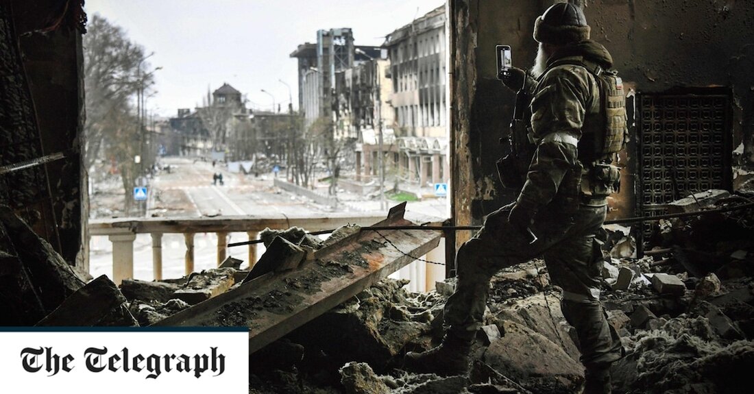 Live-Berichterstattung Ähnliche Beiträge Von Matthäus Robinson Speichern 8:00 UHR MORGENS Sehen Sie: Die Russen zerstören das Mariupol-Theater Ein Begräbnis. Sie verstecken alle Beweise ihrer Verbrechen in den Trümmern. Dies ist übrigens der größte Teil von Mariupol. Schauen Sie sich Bucha an und was sie in nur einem Monat getan haben &#8211; jetzt skalieren Sie das auf Mariupol hoch. Dies gibt Ihnen eine ungefähre Vorstellung und erklärt, warum sie ganze Blöcke abreißen müssen, um &#8222;aufzuräumen&#8220;. https://t.co/mcYuuIRQP2 — Igor Brigadir 🇺🇦 @igor@mastodon.social (@IgorBrigadir) 22. Dezember 2022 7:58 Uhr Nato-„Söldner“ müssen die Ukraine verlassen, bevor die Gespräche beginnen können, sagt der russische Diplomat &hellip;