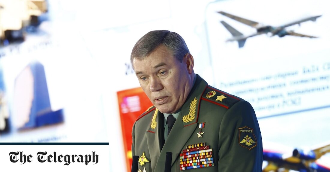 Russlands oberster Befehlshaber in der Ukraine hat einen Krieg gegen russische Militärblogger begonnen, die seine Taktiken und Strategien kritisiert haben, indem sie ihnen umständliche neue Berichterstattungsregeln auferlegten. Das in den USA ansässige Institute for the Study of War sagte, dass General Valery Gerasimov, der erst vor drei Wochen zum Kommandeur der russischen Streitkräfte in der Ukraine ernannt wurde, darauf bestehe, dass Blogger blaue „Press“-Körperpanzer tragen und sich an strenge Einbettungsvorschriften halten. „Das russische Militärkommando versucht möglicherweise auch, seine zuvor erfolglosen Zensurbemühungen gegen die kritische Milblogger-Community wiederzubeleben“, hieß es. Dieser Versuch, russische Militärblogger zu kontrollieren, folgt einem früheren Befehl von General &hellip;