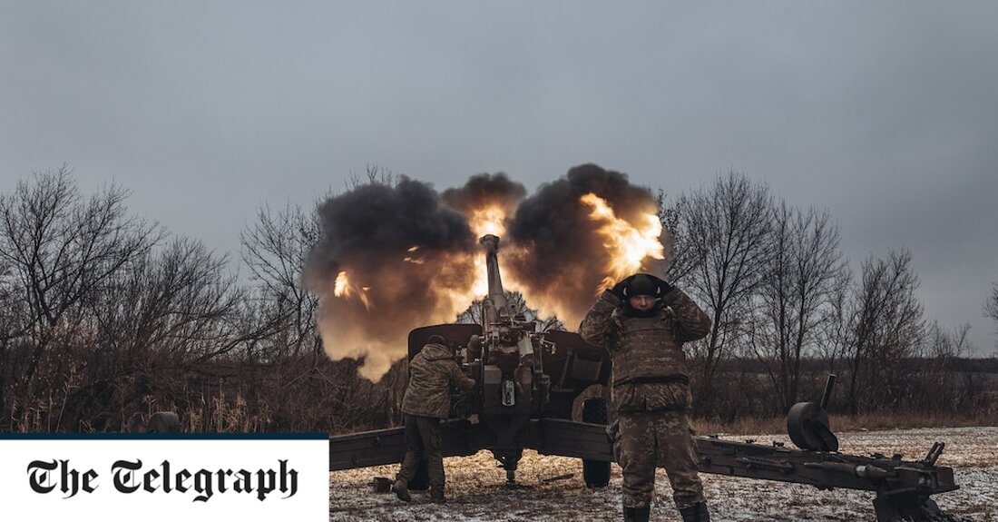 Live-Berichterstattung Ähnliche Beiträge Von Jessica Abrahams Speichern 9:16 Uhr Die Ukraine rückt allmählich um Kremina herum vor Nach Angaben des britischen Verteidigungsministeriums gelingt es den ukrainischen Streitkräften, die Frontlinie am Rande der Stadt Kremina langsam voranzutreiben. In seinem morgendlichen Update am Montag hieß es, dass „die intensiven Kämpfe sowohl im Kremina- als auch im Bakhmut-Sektor der Donbass-Front“ am Wochenende fortgesetzt wurden. &#8222;Um Kremina herum waren die Kämpfe durch eine komplexe Reihe lokaler Angriffe und Gegenangriffe in bewaldeten Gebieten gekennzeichnet. Insgesamt jedoch die UAF [Ukrainian Armed Forces] fahren Sie fort, ihre Frontlinie am Rande der Stadt Kremina schrittweise nach Osten vorzurücken. &hellip;