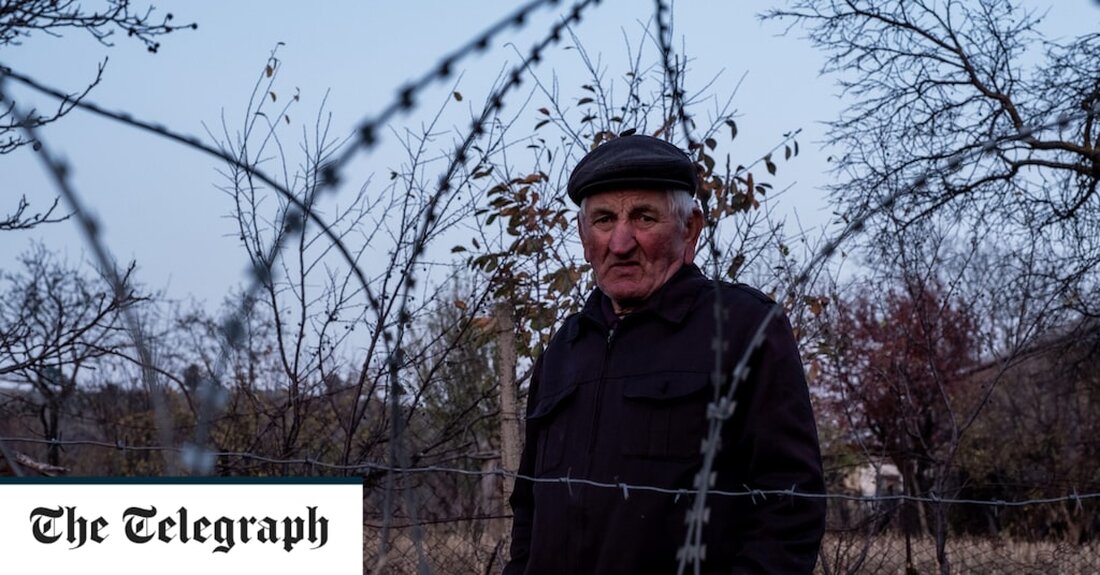Als der Leichnam von Archil Tatunashvili im März 2018 nach Georgien zurückgebracht wurde – einen ganzen Monat, nachdem er im von Russland besetzten Gebiet entführt und ermordet worden war – enthüllten die Ärzte, dass viele seiner inneren Organe entfernt worden waren. Archils Vater sagte, die Leiche sei „mit der Nase eines anderen zurückgekehrt“, während die Autopsie ergab, dass dem 35-jährigen ehemaligen Soldaten mehr als 100 Verletzungen zugefügt worden waren, bevor er schließlich getötet wurde. „Was ihm widerfahren ist, hat gezeigt, wie unmenschlich das russische Besatzungsregime in Georgien ist“, sagt Teona Aqubardia, eine georgische Abgeordnete und stellvertretende Vorsitzende des nationalen Verteidigungs- &hellip;