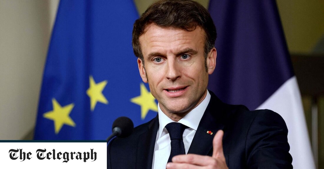 Emmanuel Macron sagte am Montag, Frankreich habe es nicht ausgeschlossen, Kampfjets in die Ukraine zu schicken, was ihn auf Kollisionskurs mit Deutschland bringe. Herr Macron sagte, dass „grundsätzlich nichts ausgeschlossen“ sei, aber nur, wenn bestimmte Bedingungen erfüllt seien und es nicht zu einer „Eskalation“ führe. Seine Äußerungen kamen nur wenige Stunden, nachdem der deutsche Bundeskanzler Olaf Scholz vor einem Wettrüsten zur Bewaffnung der Ukraine mit Hochleistungswaffen gewarnt hatte. Herr Scholz, der lange beschuldigt wurde, auf dem Zaun zu sitzen, weil er der Ukraine militärisch geholfen hatte, erzielte mit Joe Biden einen Durchbruch, um Anfang dieses Monats moderne Panzer in die &hellip;