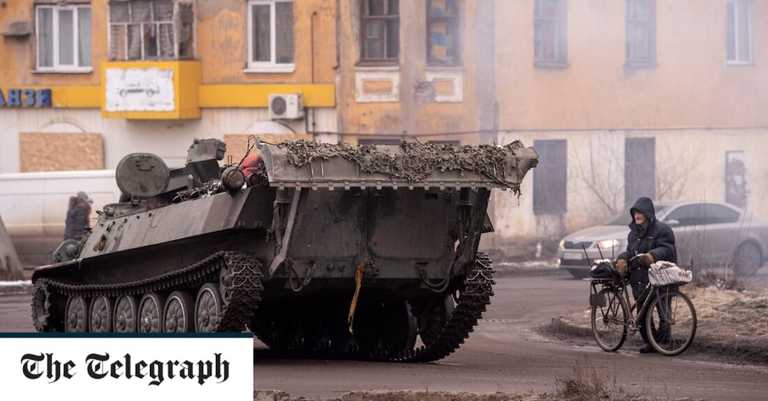 Live-Berichterstattung Ähnliche Beiträge Von Maighna Nanu Speichern 12.00 Washington bereitet sich darauf vor, der Ukraine ein neues 2-Milliarden-Dollar-Paket an Militärhilfe zu schicken Washington bereitet sich darauf vor, der Ukraine ein neues Militärhilfepaket in Höhe von 2 Milliarden US-Dollar zu schicken, einschließlich Raketen mit einer Reichweite, um fast das gesamte Land abzudecken, sagten US-Beamte. schreibt Dominik Nichols. Zwei Beamte sagten, die Waffenankündigung könne laut Reuters diese Woche erfolgen. Es wäre das erste Mal, dass Ground Launched Small Diameter Bombs (GLSDB), eine neue von Boeing entwickelte Waffe, gesendet wurden. Die billigen Gleitraketen haben eine Reichweite von mehr als 150 km (90 Meilen) &hellip;