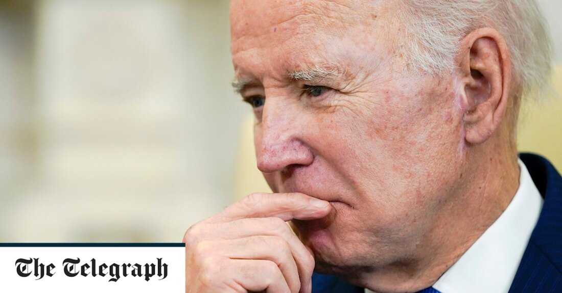 Die Joe Biden-Regierung hat chinesische Unternehmen sanktioniert, die mit Pekings mutmaßlichem Überwachungsballonprogramm in Verbindung stehen, nachdem die USA am Freitag ein nicht identifiziertes „Objekt in großer Höhe“ über Alaska abgeschossen hatten. Das US-Handelsministerium sagte, die fünf Unternehmen und ein Forschungsinstitut würden Chinas militärische Modernisierungsbemühungen unterstützen, „insbesondere die Luft- und Raumfahrtprogramme der Volksbefreiungsarmee, einschließlich Luftschiffe und Ballons“, und sie auf eine schwarze Exportliste setzen. Die neuen Beschränkungen kommen, nachdem das Weiße Haus erklärt hatte, es würde umfassendere Bemühungen in Betracht ziehen, Chinas größere Überwachungsaktivitäten, die die nationale Sicherheit der USA und ihrer Verbündeten bedrohen, „aufzudecken und anzugehen“. Das Spektakel des chinesischen &hellip;