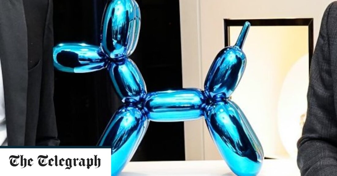 Eine wertvolle Skulptur des Popkünstlers Jeff Koons wurde zerschmettert, nachdem eine Besucherin mit dem Finger auf das Werk geklopft hatte. Die Zuschauer am prestigeträchtigen Eröffnungsabend der Ausstellung in Miami waren schockiert, als der Gast die Statue berührte, einen der ikonischen Hundeballons von Koons, und sie zu Boden krachen ließ. Was einst ein Kunstwerk im Wert von 42.000 Dollar (34.870 Pfund) war, wurde zu Porzellanscherben, die von Mitarbeitern hastig weggefegt wurden. Es war eines der Ausstellungsstücke auf der Art Wynwood, einer glitzernden Kunstmesse, die zum ersten Mal seit der Pandemie stattfand. „Als dieses Ding zu Boden fiel, war es, als würde &hellip;