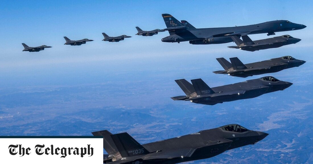 Die mächtige Schwester von Kim Jong-un hat den Vereinigten Staaten gesagt, sie sollten sich darauf vorbereiten, sich zu verteidigen, weil Nordkorea die Stärke seiner Atomwaffen erhöht, an einem Tag, an dem der Abschuss von noch mehr Raketen die Spannungen in der asiatisch-pazifischen Region verschärfte. Die japanische Küstenwache bestätigte am Montagmorgen, dass Nordkorea drei weitere ballistische Raketen auf japanische Gewässer abgefeuert hat. Es kam, nachdem das Militär von Pjöngjang am Wochenende seine Interkontinentalrakete (ICBM) Hwasong-15 gestartet hatte. Dieser Test veranlasste die USA, mit ihrer eigenen Machtdemonstration in den Himmel zu steigen und ihre Langstrecken-Überschallbomber neben südkoreanischen und japanischen Kampfflugzeugen zu fliegen. &hellip;