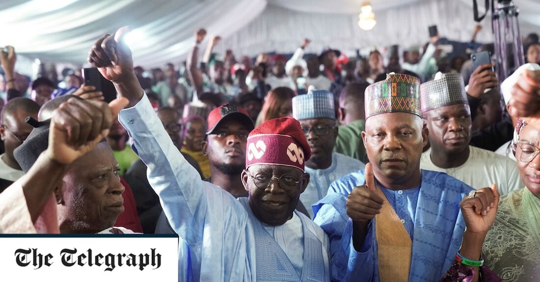 Einer der reichsten Politiker Nigerias mit dem Spitznamen „Godfather of Lagos“ wurde in der knappsten Wahl des Landes seit Jahrzehnten zum neuen Präsidenten der bevölkerungsreichsten Nation Afrikas erklärt. Bola Tinubu gewann 37 Prozent der Stimmen, kandidierte für die Regierungspartei und setzte sich in einem Rennen durch, das durch logistische Probleme und eine geringe Wahlbeteiligung untergraben wurde. Der Sieg markierte einen Wechsel in die Mitte der Bühne für ein Schwergewicht hinter den Kulissen, das Jahre damit verbracht hat, seinen Einfluss und sein beeindruckendes Netzwerk zu nutzen, um Wahlen für andere zu gewinnen. Die Oppositionsparteien prangerten das Ergebnis sofort an und forderten &hellip;