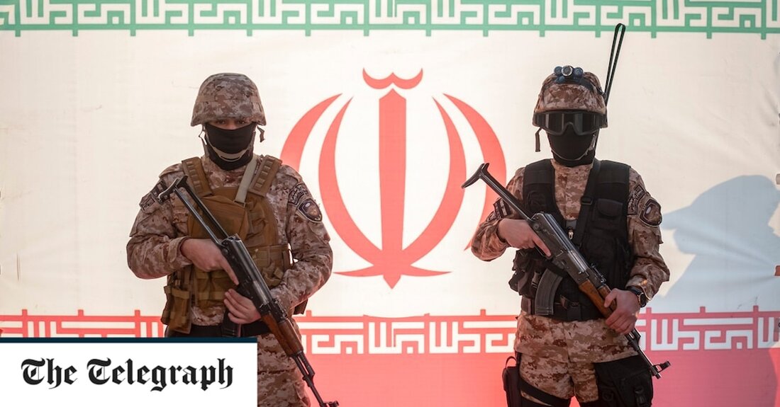 Ein amerikanischer Stützpunkt in Ostsyrien wurde am Freitag von Raketen angegriffen, einen Tag nachdem die USA als Vergeltung für einen tödlichen Drohnenangriff Luftangriffe auf vom Iran unterstützte Milizstützpunkte gestartet hatten. Eine amerikanische Basis auf dem Ölfeld Al-Omar wurde am Freitagmorgen von einer Raketensalve angegriffen, berichtete Reuters, Stunden nachdem das Pentagon angekündigt hatte, mehrere „Präzisionsluftangriffe“ auf Einrichtungen in Ostsyrien durchzuführen, die von Gruppen genutzt werden, die der iranischen Islamischen Revolutionsgarde angehören Korps (IRGC). Die US-Luftangriffe erfolgten, nachdem der amerikanische Geheimdienst zu dem Schluss gekommen war, dass eine Drohne, mit der am Donnerstag ein US-Stützpunkt in der Nähe von Hassakeh im Nordosten &hellip;