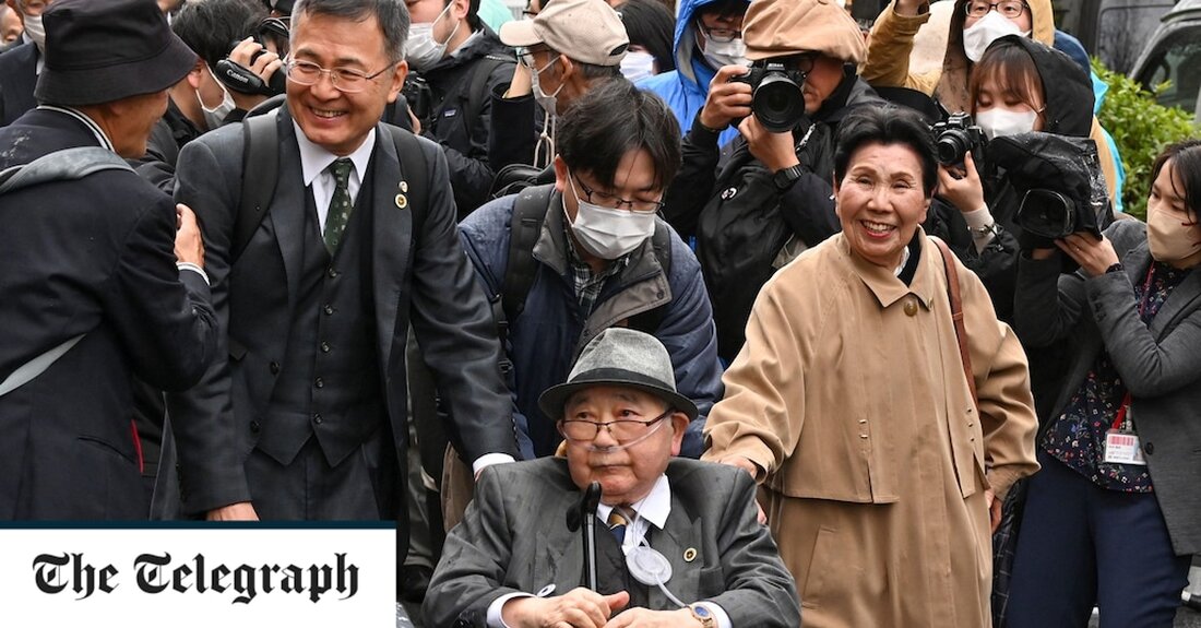 Das Oberste Gericht von Tokio ordnete am Montag ein Wiederaufnahmeverfahren für einen 87-jährigen ehemaligen Boxer an, der als der am längsten zum Tode verurteilte Insasse der Welt fast sechs Jahrzehnte nach seiner Verurteilung wegen Mordes bezeichnet wurde. Die Anwälte von Iwao Hakamada verließen das Gericht nach einer kurzen Sitzung und entfalteten Spruchbänder mit der Aufschrift „Wiederaufnahmeverfahren“, während Unterstützer „Befreit Hakamada jetzt!“ riefen. „Ich habe 57 Jahre auf diesen Tag gewartet und er ist gekommen“, sagte Hakamadas Schwester Hideko, 90, die sich unermüdlich für ihren Bruder eingesetzt hat. „Endlich ist eine Last von meinen Schultern genommen worden“, sagte sie. Hakamada verbrachte &hellip;