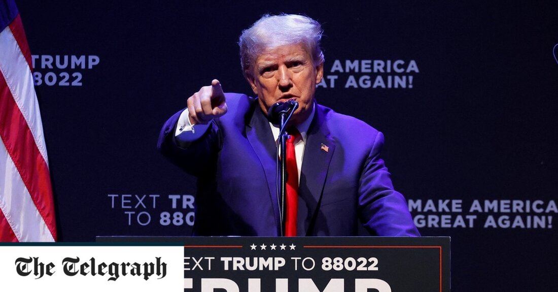 Donald Trump hat vor „möglichem Tod und Zerstörung“ gewarnt, falls er von der New Yorker Staatsanwaltschaft in einem Schweigegeldverfahren angeklagt wird. Der Beitrag auf Truth Social kurz nach Mitternacht am Freitag war die bisher expliziteste Anspielung des ehemaligen Präsidenten auf Gewalt, die einer Anklage folgen könnte, die sich aus einer Untersuchung des Bezirksstaatsanwalts von Manhattan, Alvin Bragg, ergibt, den Herr Trump einen „degenerierten Psychopathen“ nannte. Herr Trump schlug in einem separaten Beitrag vor, dass es „Jahre des Hasses, Chaos und Aufruhrs“ geben könnte, wenn er im Rahmen einer Untersuchung mutmaßlicher Zahlungen an den erwachsenen Filmstar Stormy Daniels im Vorfeld der &hellip;