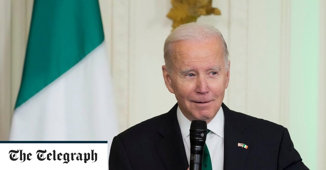Joe Biden und Donald Trump sollten gezwungen werden, sich einem mentalen Kompetenztest zu unterziehen, schlug die republikanische Präsidentschaftshoffnung Nikki Haley vor. Der ehemalige Gouverneur von South Carolina und Botschafter von Herrn Trump bei den Vereinten Nationen forderte, dass die geistige Leistungsfähigkeit aller Kandidaten über 75 überprüft werden muss. Die 51-jährige Frau Haley sprach am Wochenende mit Anhängern in ihrem Heimatstaat und fügte hinzu, dass es ihr „gut“ gehen würde, wenn die Tests auf politische Kandidaten über 50 Jahre ausgedehnt würden. „Aber wenn Sie über Führer sprechen, die über die nationale Sicherheit entscheiden, wenn Sie über Führer sprechen, die über unsere &hellip;