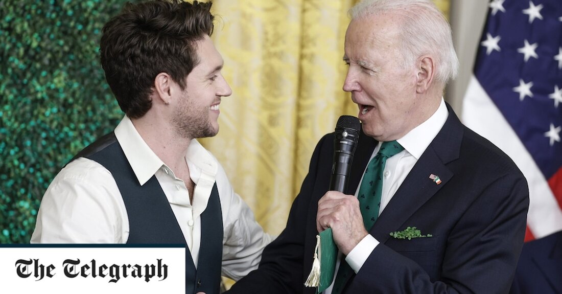 Joe Biden machte am Freitag einen unanständigen Witz, dass er „wirklich kein Ire“ sei, weil er keinen Alkohol trinke und seine Verwandten in Irland nicht „im Gefängnis“ seien, als er den St. Patrick’s Day beging. Der 80-jährige Präsident, dessen Familie Mitte des 19. Jahrhunderts von Irland nach Amerika ausgewandert war, machte den Ausrutscher, als er im US-Kapitol ein Mittagessen der Friends of Ireland veranstaltete. „Ich war schon oft in Irland, aber nicht, um nach oben zu schauen, sondern um meine eigentlichen Familienmitglieder zu finden. Und es gibt so viele – und sie waren tatsächlich nicht im Gefängnis“, sagte Herr Biden &hellip;