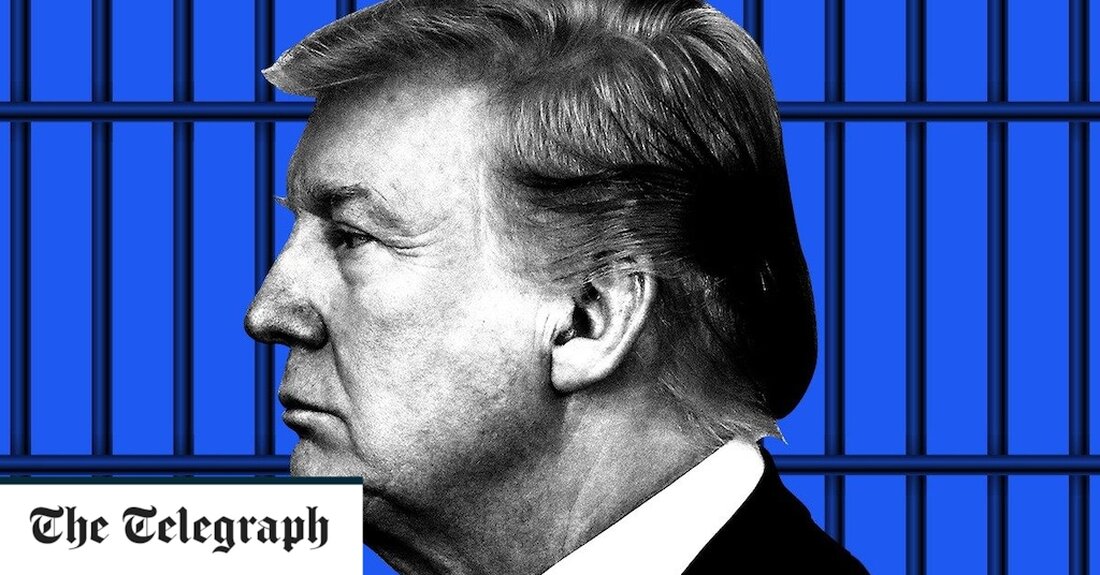 Donald Trump könnte in eine Polizeistation starren, während sein Fahndungsfoto innerhalb weniger Tage aufgenommen wird. Wenn der ehemalige Präsident wie erwartet in New York angeklagt wird, weil er während seines Präsidentschaftswahlkampfs 2016 Schweigegeldzahlungen an einen Pornostar vertuscht haben soll, wird ihm befohlen, zum Büro von Alvin Bragg, dem Bezirksstaatsanwalt von Manhattan (DA) zu reisen. , und gibt sich selbst ab. Jede Ankündigung wurde jedoch verzögert, nachdem die Beweisaufnahme der Grand Jury von Manhattan gegen Herrn Trump am Mittwoch ohne Angabe von Gründen verschoben wurde. Die Pause wird den Prozess wahrscheinlich in die nächste Woche verzögern, sagten Quellen. Es gibt jedoch &hellip;