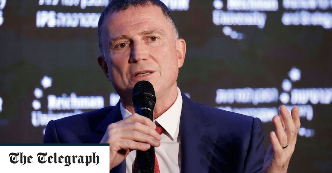 Benjamin Netanjahu sieht sich einer Revolte innerhalb seiner eigenen Partei wegen seiner Pläne gegenüber, das Justizsystem des Landes zu reformieren, was zu monatelangen Massenprotesten geführt hat. Yuli Edelstein, ein Spitzenpolitiker von Netanjahus Likud-Partei, hat sich dafür ausgesprochen, die geplanten Justizänderungen zu stoppen, um Diskussionen und Überarbeitungen zu ermöglichen. Der Dissens von Herrn Edelstein wiederholte frühere Äußerungen, in denen der israelische Verteidigungsminister innere Risse innerhalb der Regierungskoalition aufdeckte und die Rebellion innerhalb der Partei des Premierministers aufdeckte. Verteidigungsminister Yoav Gallant brach am Samstag öffentlich mit der führenden rechtsextremen Koalition und forderte einen Stopp der Justizreform, die Israel gespalten hat, weil es &hellip;