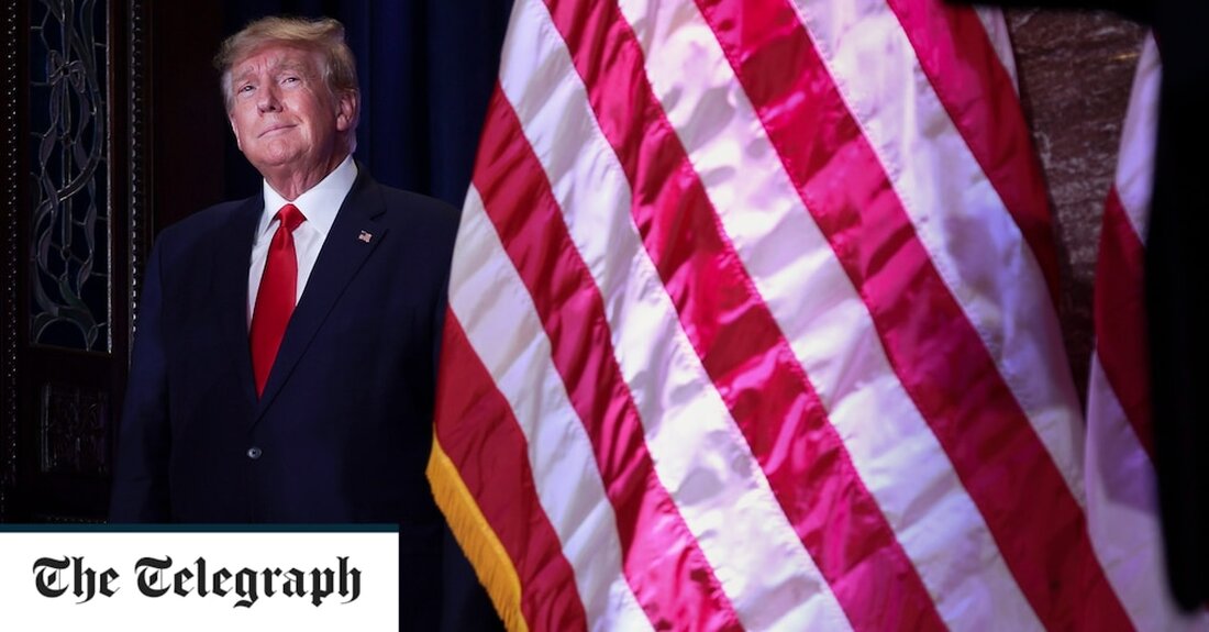 Die anzüglichen Details des Strafverfahrens gegen Donald Trump haben verständlicherweise die Diskussion über seine rechtliche Lage dominiert. Ein ehemaliger US-Präsident, der Tage vor der Wahl 2016 wegen einer Schweigegeldzahlung an einen Pornostar angeklagt wird, ist ebenso reißerisch wie historisch. Aber tatsächlich ist die unmittelbarste kriminelle Bedrohung für den Mann, der hofft, das Weiße Haus zurückzuerobern, nicht die gefährlichste. Der 76-Jährige sieht sich mit drei separaten Ermittlungen konfrontiert, die sich mit seinen Bemühungen befassen, Joe Bidens Sieg bei den Wahlen 2020 zu kippen, und mit dem Horten geheimer Dokumente in seinem Haus in Florida. Rechtsexperten glauben, dass diese eine weitaus größere &hellip;