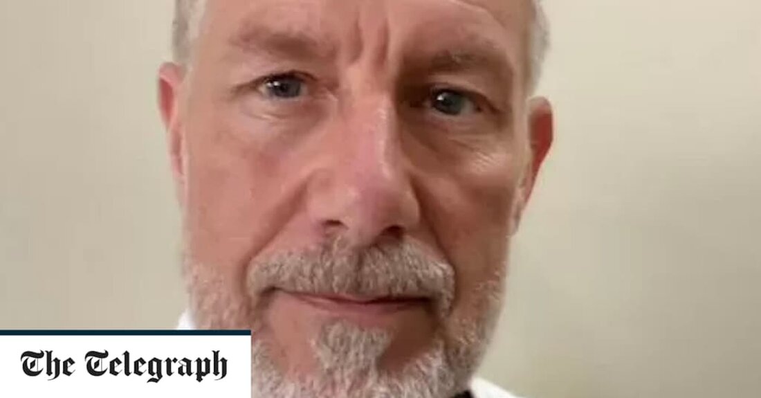 Zwei britische Männer, die seit Januar von den Taliban in Afghanistan festgehalten werden, konnten nach Angaben der gemeinnützigen Organisation, die sie unterstützt, am Sonntagmorgen endlich mit ihren Familien sprechen. Kevin Cornwall, 53, ein Wohltätigkeitsmediziner, und ein zweiter namenloser Mann, der ein Hotel in Kabul leitet, erhielten das seltene Privileg, ein paar Minuten mit ihren Familien zu sprechen, sagte Scott Richards vom Presidium Network. Profile von Männern, die in Afghanistan inhaftiert sind „Sie konnten heute Morgen 1,5 bis 2 Minuten sprechen [Sunday] in einem ungeplanten Gespräch, was sehr wichtig ist. Dies ist ein wegweisender Schritt für alle Verhandlungen mit den Taliban, &hellip;