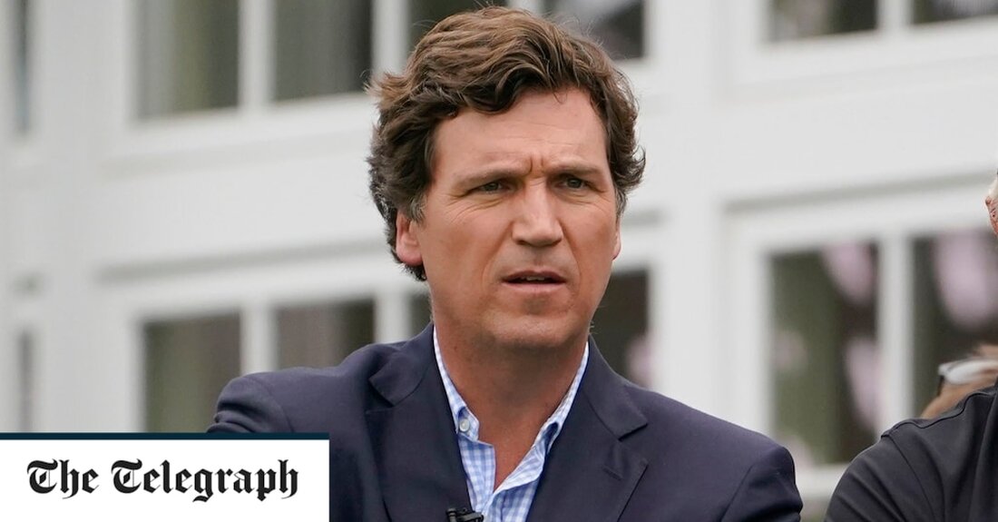 Laut Vanity Fair wurde Tucker Carlson von Rupert Murdoch wegen offen religiöser Äußerungen, die er kürzlich während einer Rede gemacht hatte, aus der Luft genommen. Carlson, Amerikas beliebtester Kabelnachrichtensprecher, wurde weniger als eine Woche, nachdem Fox News eine Klage über 787,5 Millionen US-Dollar (631 Millionen Pfund) wegen der Förderung von Fehlinformationen über die US-Wahlen 2020 beigelegt hatte, fallen gelassen. Carlsons nächtliche Show, die mehr als drei Millionen Zuschauer anzog, spielte in dem Fall eine herausragende Rolle. Die Entscheidung schickte Schockwellen durch die US-Medienindustrie und löschte innerhalb weniger Stunden mehr als 500 Millionen Dollar aus dem Wert der Fox Corporation. Es &hellip;