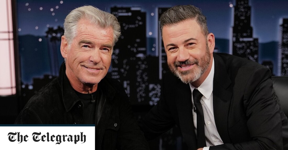 Es wird erwartet, dass Late-Night-Fernsehsendungen sofort aus der Luft gehen, wenn am Dienstag Tausende von Hollywood-Drehbuchautoren streiken. Mehr als 9.000 Schriftsteller werden sich dem Streik der Writers Guild of America (WGA) anschließen, dem ersten Streik seit 16 Jahren. Die Streikposten beginnen am Dienstagnachmittag. Warum streikt die Writers Guild of America? Autoren sind uneins mit der Alliance of Motion Picture and Television Producers (AMPTP), die die großen Studios vertritt, darunter Disney und Netflix. Sie fordern höhere Löhne, eine größere Beteiligung an den Gewinnen des Streaming-Booms und Zusicherungen, dass beim Drehbuchschreiben keine künstliche Intelligenz eingesetzt wird. Die WGA hat sich an Studios &hellip;
