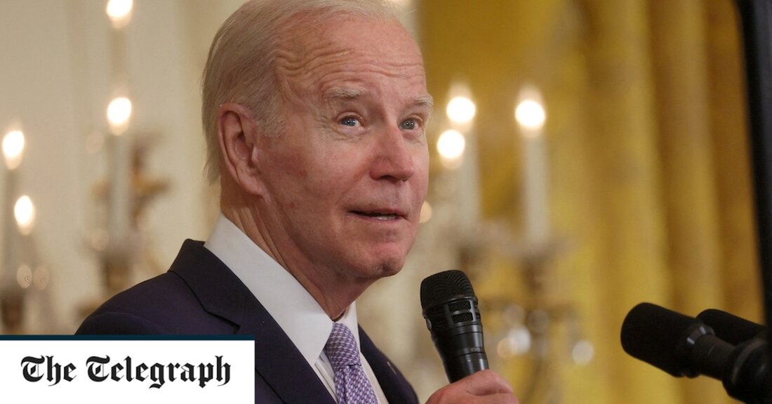 Zwei hochrangige Republikaner fordern vom FBI die Veröffentlichung eines Dokuments, in dem ein Whistleblower behauptet, Joe Biden habe Bestechungsgelder von einem Ausländer angenommen, als er Vizepräsident war. Der Senator von Iowa, Chuck Grassley, und James Comer, Vorsitzender des Aufsichtsausschusses des Repräsentantenhauses, behaupten, das Dokument „enthält eine genaue Beschreibung, wie das mutmaßliche kriminelle System angewendet wurde, sowie seinen Zweck“. Der Kongressabgeordnete Comer, dessen Ausschuss die Geschäftsbeziehungen der Familie Biden untersucht, hat eine Vorladung für das Dokument ausgestellt. „Die von einem Whistleblower bereitgestellten Informationen geben Anlass zur Sorge, dass der damalige Vizepräsident Biden angeblich an einem Bestechungsplan mit einem Ausländer beteiligt war“, &hellip;