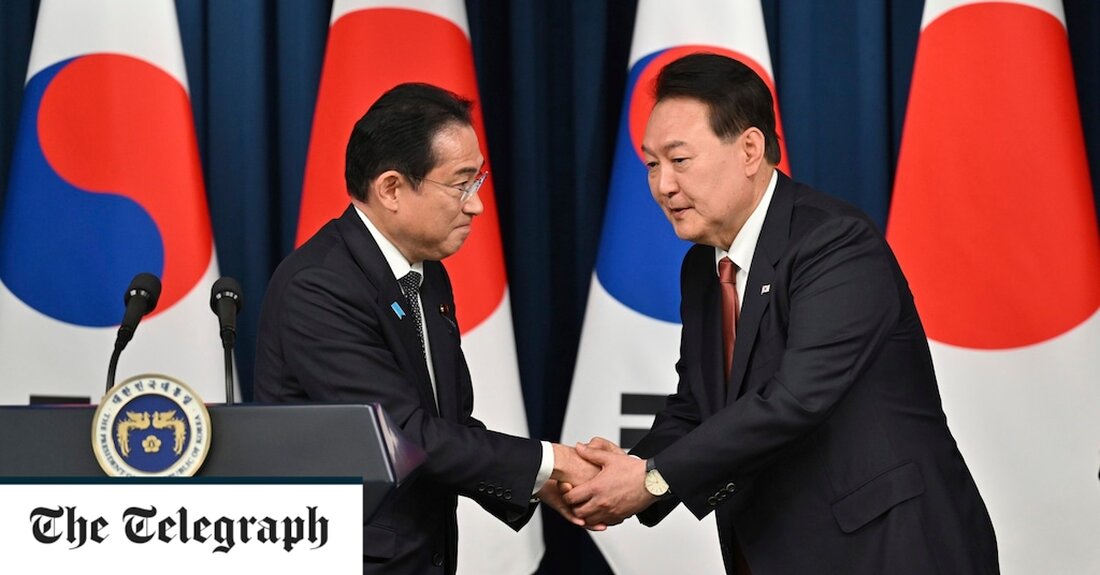 China sollte in „höchster Alarmbereitschaft“ sein, da Südkorea, Japan und die Vereinigten Staaten stärkere militärische und nachrichtendienstliche Beziehungen knüpfen, warnte das offizielle Sprachrohr des chinesischen Militärs. Die Alarmglocke, die in der Zeitung der Volksbefreiungsarmee geläutet wurde, folgt auf einen Anstieg der gemeinsamen Übungen der USA mit ihren beiden asiatischen Verbündeten und ein Tauwetter in Seouls Beziehungen zu Tokio, bei dem Fumio Kishida, der japanische Premierminister, und Yoon Suk Yeol, der südkoreanische Präsident, treffen sich zweimal in zwei Monaten. „Wenn die Vereinigten Staaten, Japan und Südkorea eine integrierte Allianz bilden, wird dies wahrscheinlich zu einer Blockkonfrontation in Nordostasien führen“, schrieben PLA-Forscher &hellip;