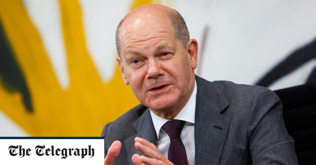 Die linke Berliner Regierung bereitet sich darauf vor, die liberale Flüchtlingspolitik der Ära Merkel aufzugeben und hart gegen Asylbewerber vorzugehen Der deutsche Bundeskanzler Olaf Scholz kündigte am Mittwoch einen Plan an, der vorsieht, dass Deutschland an allen neun Grenzen strengere Kontrollen einführt und gleichzeitig auf Asylzentren am Rande der EU drängt. „Die große Aufgabe, vor der wir stehen, besteht darin, die irreguläre Migration zu bewältigen und natürlich zu begrenzen“, sagte Scholz am Ende eines Marathongipfels mit lokalen Führungskräften. Seit Monaten beschweren sich Kommunalverwaltungen darüber, dass sie von der Bundesregierung im Regen stehen gelassen werden, während sie mit der Unterbringung von &hellip;