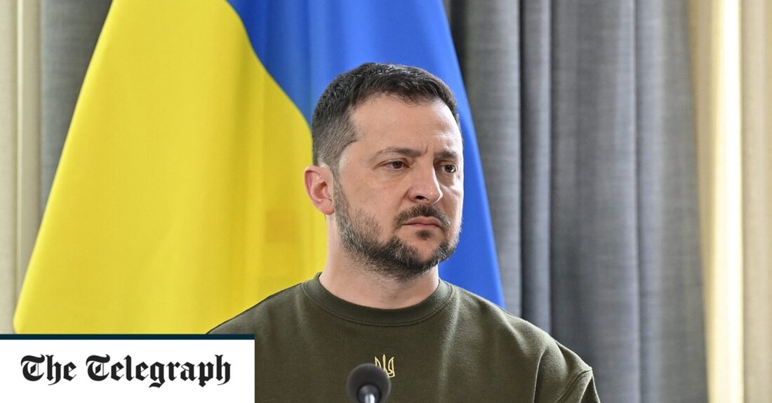 Wolodymyr Selenskyj wurde die Rede beim Eurovision Song Contest untersagt, weil ein Bündnis internationaler Rundfunkanstalten befürchtet, dass seine Rede die Veranstaltung politisieren könnte. Der ukrainische Staatschef wollte während des Finales des Wettbewerbs am Samstag in Liverpool einen unerwarteten Videoauftritt haben, als erwartet wurde, dass er das Millionenpublikum der Veranstaltung weltweit anflehen würde, sein Land weiterhin im Kampf gegen die russischen Invasoren zu unterstützen. Doch die European Broadcasting Union (EBU), eine Allianz aus 112 Mitgliedsorganisationen, die den jährlichen Wettbewerb zusammen mit dem Gastgebersender, in diesem Jahr der BBC, organisiert, lehnte ab. Die EBU sagte, Herr Selenskyj habe „lobenswerte Absichten“ gehabt, sein &hellip;