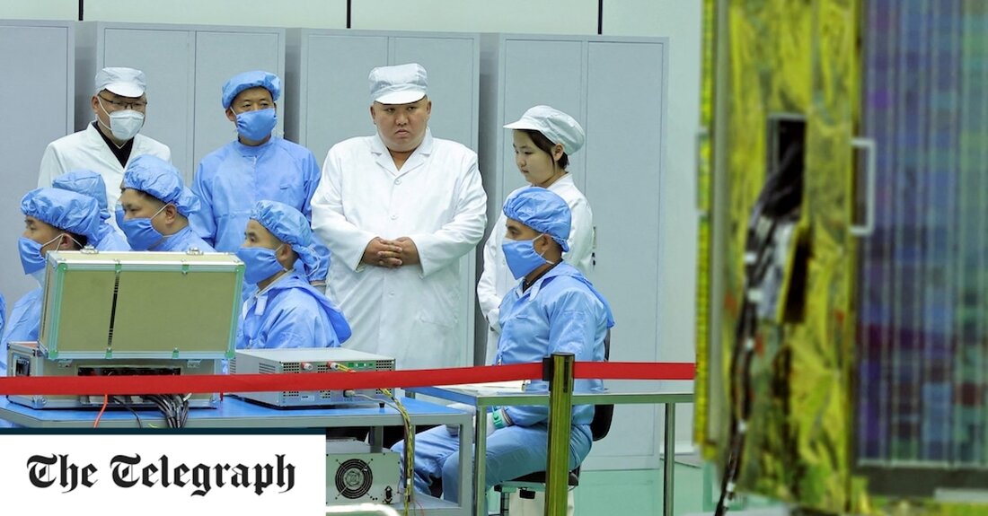 Nordkorea wird im Juni seinen ersten militärischen Aufklärungssatelliten starten, um das US-Militär auszuspionieren, berichteten staatliche Medien am Dienstag. Pjöngjang sagte, der Zweck der Überwachungsübung bestehe darin, „gefährliche“ militärische Aktivitäten der Vereinigten Staaten und Südkoreas in Echtzeit zu überwachen. Der Start wird zwischen dem 31. Mai und dem 11. Juni erwartet und Yasukazu Hamada, Japans Verteidigungsminister, hat den japanischen Selbstverteidigungsstreitkräften befohlen, den Satelliten oder etwaige Trümmer abzuschießen, wenn er japanisches Territorium betritt. Die Entwicklung militärischer Aufklärungstechnologie ist seit langem eines der erklärten Verteidigungsziele des Nordens, doch in einer Erklärung auf der Nachrichtenagentur KCNA schien Ri Pyong Chol, ein hochrangiger Beamter der &hellip;