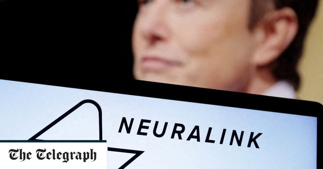 Elon Musks Gehirnimplantat-Unternehmen Neuralink ist bereit, seine ersten Versuche am Menschen durchzuführen, nachdem die US-Aufsichtsbehörde offenbar die Genehmigung erteilt hat. Das Neurotechnologieunternehmen sagte, die US-amerikanische Food and Drug Administration (FDA) habe grünes Licht für eine klinische Studie gegeben und damit einen entscheidenden Meilenstein nach früheren Hürden bei der Einholung der Einwilligung markiert. Die Genehmigung der Regulierungsbehörde „stellt einen wichtigen ersten Schritt dar, der es unserer Technologie eines Tages ermöglichen wird, vielen Menschen zu helfen“, sagte Neuralink in einem Tweet. Zu den Zielen der Studie machte das Unternehmen keine näheren Angaben und sagte lediglich, dass es noch keine Rekrutierungen gebe und &hellip;