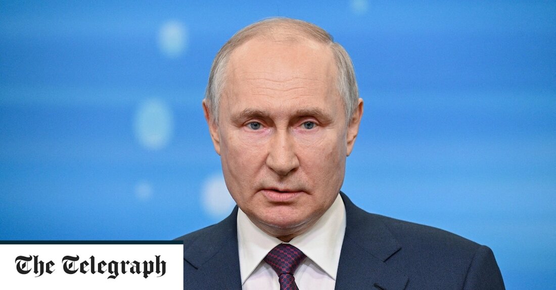 Je länger der Krieg in der Ukraine andauert, desto mehr scheint Russlands Präsident Wladimir Putin den Bezug zur Realität zu verlieren. Dies könnte als Berufsrisiko für jemanden angesehen werden, dessen Standardposition darin besteht, unverhohlene Lügen zu verbreiten, wenn er mit unbequemen Wahrheiten konfrontiert wird, wie er es tat, als die russischen Streitkräfte 2014 ihre erste Invasion in der Ukraine starteten. Damals bestritt er wiederholt, dass Moskau über Militär verfügte Präsenz, als alle Beweise zeigten, dass das Gegenteil der Fall war. Ebenso bestreitet der russische Staatschef weiterhin jegliche Beteiligung am Abschuss des Flugs MH17 der Malaysia Airlines über der Ostukraine im &hellip;