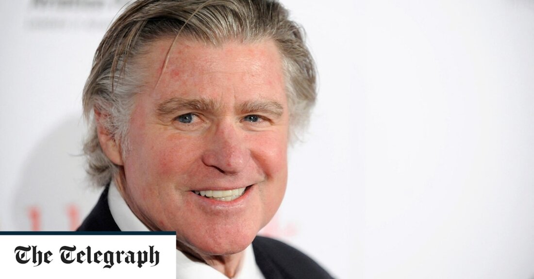 Treat Williams, der Schauspieler, zu dessen jahrzehntelanger Karriere Hauptrollen in der Fernsehserie „Everwood“ und dem Film „Hair“ gehörten, ist nach einem Motorradunfall in Vermont gestorben. Er war 71. Laut einer Erklärung der Vermont State Police bog am Montag kurz vor 17 Uhr ein Auto nach links in einen Parkplatz ein, als es in der Stadt Dorset mit Williams&#8216; Motorrad kollidierte. „Williams konnte einen Zusammenstoß nicht vermeiden und wurde von seinem Motorrad geschleudert. Er erlitt schwere Verletzungen und wurde zum Albany Medical Center in Albany, New York, geflogen, wo er für tot erklärt wurde“, heißt es in der Erklärung. Williams trug &hellip;