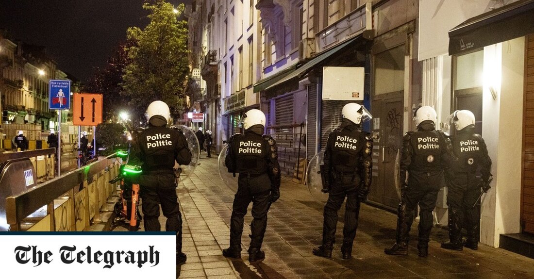 Tagelange Unruhen und Unruhen in Frankreich haben sich über Nacht auf die benachbarte Schweiz ausgeweitet, nachdem sie Anfang der Woche auch auf Belgien übergegriffen hatten. In der Schweizer Stadt Lausanne kam es zu Zusammenstößen zwischen der Polizei und überwiegend jungen Demonstrantengruppen – ein Echo auf das Profil vieler Randalierer in Frankreich. Sieben Personen, die meisten davon Teenager, wurden festgenommen, nachdem mehrere Schaufenster in Lausanne eingeschlagen wurden. Rund 100 Menschen versammelten sich am Samstagabend im Zentrum der Stadt, die im überwiegend französischsprachigen Teil der Westschweiz liegt. Jugendliche warfen Pflastersteine ​​und mindestens einen Molotowcocktail auf Beamte, teilte die Polizei in einer Erklärung &hellip;