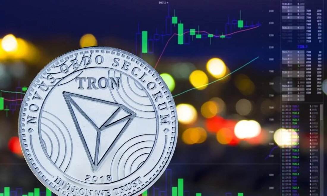 TRON-Transaktionen erreichten ein neues Allzeithoch, als Justin Sun den nächsten Meilenstein von 10 Millionen Transaktionen pro Tag setzte. Der Gesamtwert der Tron-Blockchain hat 8 Milliarden US-Dollar überschritten. Das TRON-Blockchain-Netzwerk zeigt gute Wachstumssignale und hat in den letzten Wochen wichtige Meilensteine ​​​​erreicht. Die täglichen Transaktionen auf der TRON-Blockchain haben im letzten Jahr ein neues Allzeithoch erreicht und sind um 500 Prozent gestiegen. Laut TRONs nativer Datenverfolgungsplattform Tronscan.org verarbeitet die Blockchain jetzt mehr als 9 Millionen Transaktionen an einem einzigen Tag. Wie von der CryptoRank-Plattform berichtet: Die Gesamtzahl der täglichen Transaktionen von TronFoundation TRX hat die 9-Millionen-Marke überschritten und mit 9,27 Millionen &hellip;
