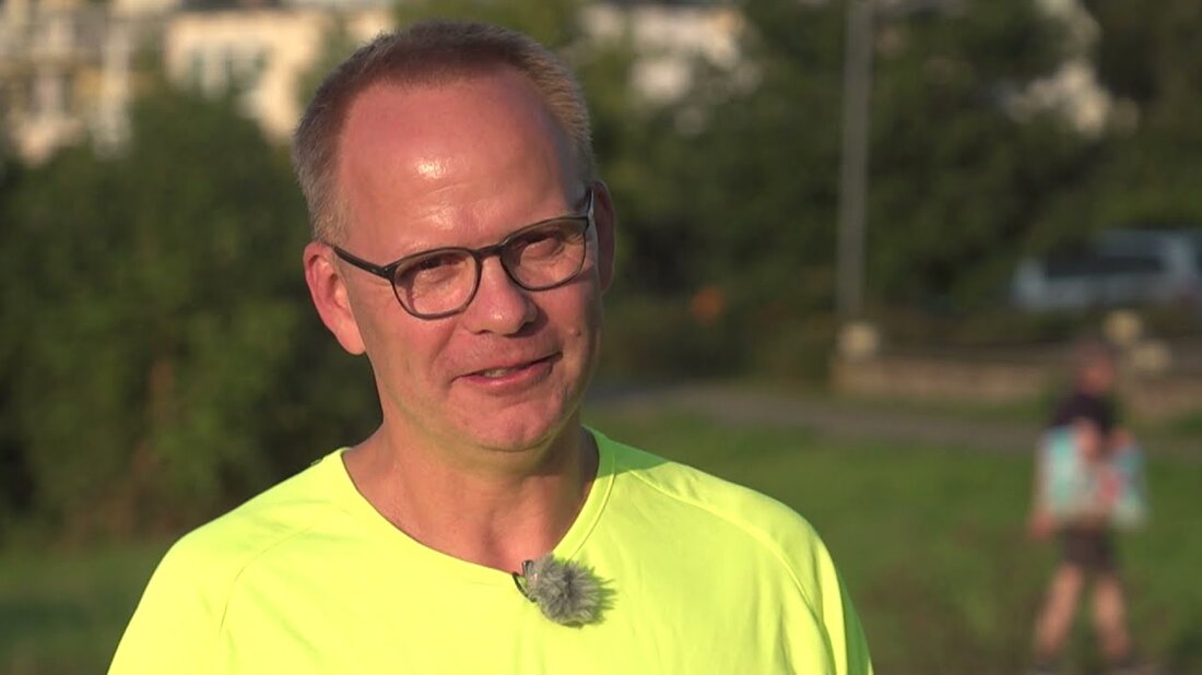„„Gemeinsam sind wir stark“ bedeutet für mich, dass man als Einzelner nicht so viel erreichen kann, wie wenn man gemeinsam etwas tut“, sagt Jakob Seidel. Zusammen mit seiner Mutter Beate, seinem Freund Amos und seinem Vater Markus startete Jakob in Leipzig ein Inclusive für R(h). Und genau deshalb wurde das Projekt 2016 von der Deutschen Gesetzlichen Unfallversicherung eV und der Deutschen Sporthochschule Köln ins Leben gerufen. Sport soll Spaß machen, aber auch das Miteinander für Menschen mit und ohne Behinderung. Wir können viel voneinander lernen und gemeinsam viel mehr erreichen! . Youtube-Link