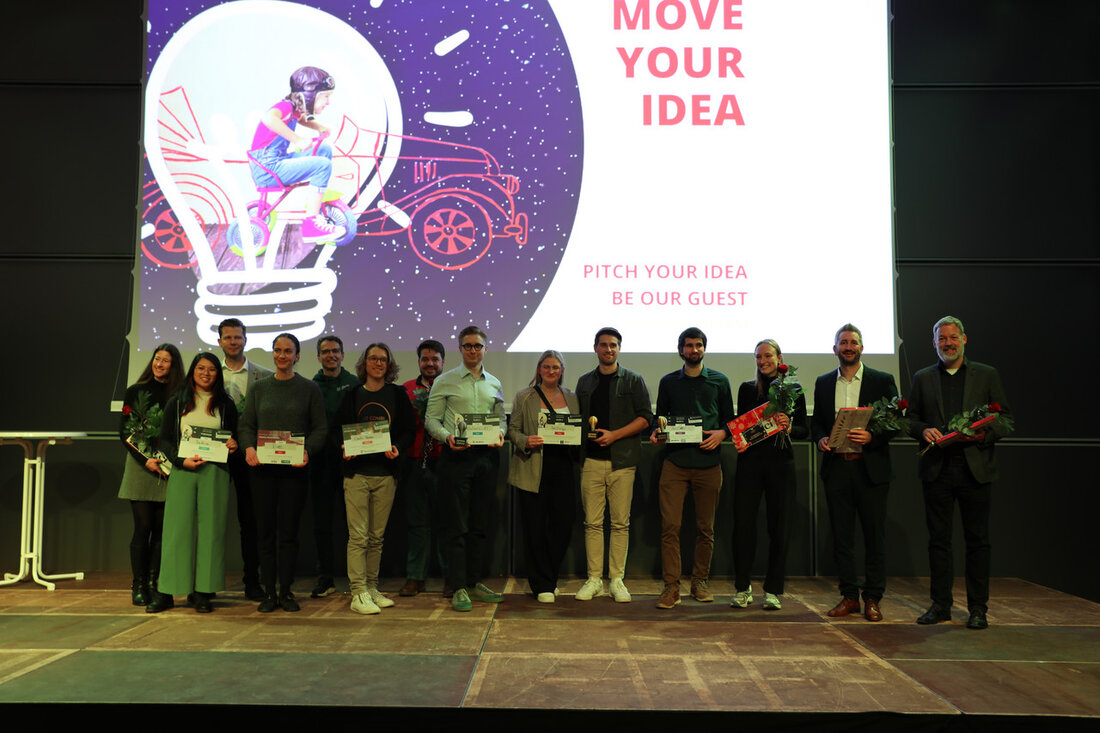 Das Team Tabularis.AI aus Tübingen hat es beim Regional Cup Move Your Idea ins Landesfinale des „Start-up BW Elevator Pitch 2024“ geschafft. Ihre Idee zur Generierung synthetischer Daten für künstliche Intelligenz überzeugte die Jury. Der Gründungswettbewerb „Start-up BW Elevator Pitch“ wird vom Ministerium für Wirtschaft, Arbeit und Tourismus Baden-Württemberg bereits zum zehnten Mal durchgeführt. Die Wirtschaftsministerin Dr. Nicole Hoffmeister-Kraut gratulierte dem Team zu ihrem Erfolg und betonte die Bedeutung von innovativen Geschäftsideen für die Zukunft der Wirtschaft. Sie hob hervor, dass die Landeskampagne „Start-up BW“ Gründerinnen und Gründer bestmöglich unterstützen will und sie durch die Teilnahme am „Start-up BW Elevator …