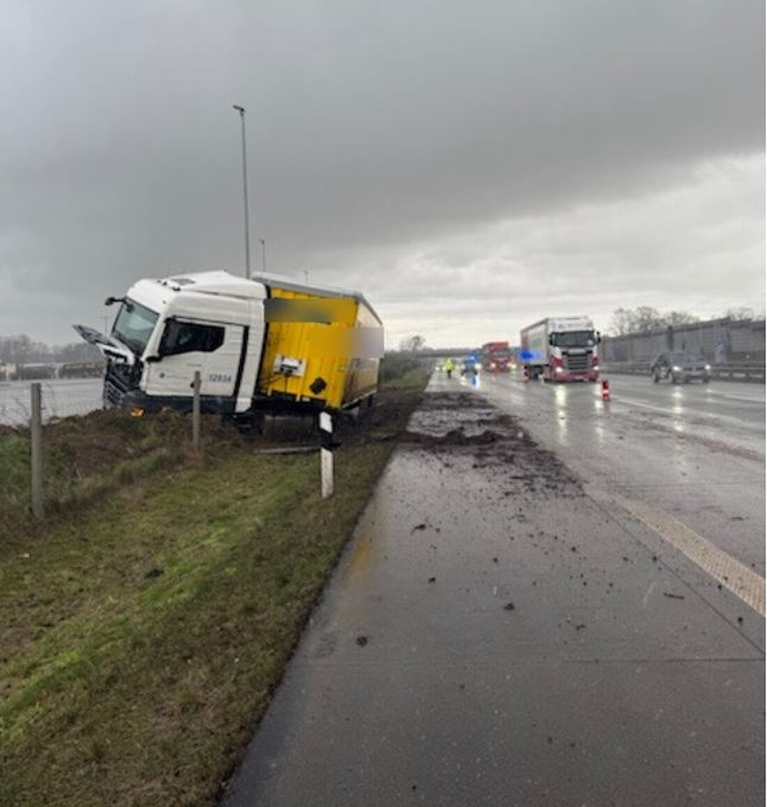Rauchentwicklung in Rotenburger Schule aufgrund technischen Defekts; Sattelzug-Unfall auf A1 bei Sittensen, glücklicherweise ohne Verletzte.