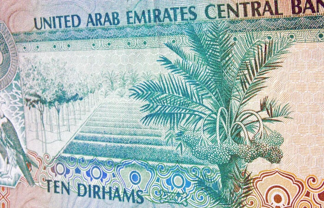 Tether wird in Zusammenarbeit mit der Phoenix Group eine an den Dirham gekoppelte Stablecoin auf den Markt bringen. Zu USDT, EURT und anderen von Tether ausgegebenen Stablecoins wird sich der neue Stablecoin gesellen. Tether plant, seiner Palette an Stablecoins einen neuen Stablecoin hinzuzufügen, der an den Dirham der Vereinigten Arabischen Emirate gekoppelt ist, heißt es in einer Bekanntmachung am 21. August. Den Einzelheiten der geplanten Einführung zufolge wird Tether mit Phoenix Group PLC zusammenarbeiten, einem milliardenschweren Technologiegiganten mit Sitz in den Vereinigten Arabischen Emiraten. An der neuen Stablecoin-Initiative wird auch Green Acorn Investments Ltd. beteiligt sein. „Wir freuen uns sehr, …