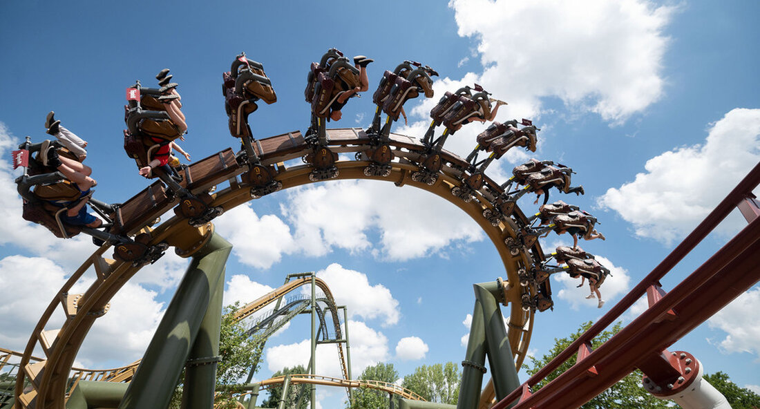 Angesichts sinkender Vorfälle und aufgrund des erfolgreich umgesetzten Modellprojekts im Europa-Park können ab Dienstag, 8. Juni 2021, alle Freizeitparks in Baden-Württemberg wieder öffnen. Zulassungsvoraussetzung ist die Vorlage eines Impf-, Genesungs- oder Prüfzeugnisses. Ab Dienstag, 08.06.2021, vor dem Hintergrund sinkender Vorfälle und aufgrund der erfolgreich durchgeführten Modellprojekt im Europa-Park in Baden-Württemberg öffnen wieder alle Freizeitparks. Einreisevoraussetzungen sind wie beim entsprechenden Modellprojekt die Vorlage eines Impf-, Rekonvaleszenz- oder Testnachweises, der nicht älter als 24 Stunden ist. „Wir freuen uns, dass das Modellprojekt erfolgreich war und wir nun der gesamten Branche eine Öffnung ermöglichen können“, sagte der Chef des Gesundheitsministeriums, Dr. Uwe Lahl. …