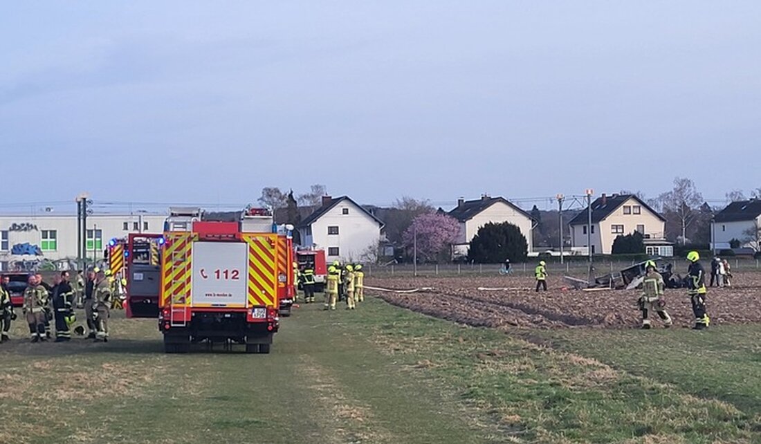 Ein einmotoriges Flugzeug stürzte heute in Sankt Augustin ab. Der Unfall forderte einen Todesopfer und mehrere Verletzte.