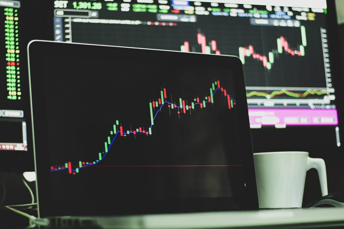 Der Toncoin-Preis stieg aufgrund von Nachrichten rund um das neue Projekt Notcoin (NOT) um mehr als 13 %. Binance und OKX gehören zu den Börsen, um KEINE Token aufzulisten. Bitbot könnte der Game-Changer für Telegram-Krypto-Händler sein Während Toncoin (TON) vor dem bevorstehenden Handelsdebüt von Notcoin (NOT) zulegt, haben Anleger, die sich für das Telegram-Ökosystem interessieren, ein Auge auf Bitbot geworfen – eine potenziell marktbestimmende Lösung, die im laufenden Vorverkauf große Aufmerksamkeit erregt. Hier erfahren Sie mehr über Notcoin und was es ausmacht Bitbot (BITBOT) ein wahrscheinlicher Anwärter auf das nächste große Ding im Telegram-Krypto-Bereich. Toncoin legt zu, da Binance und …