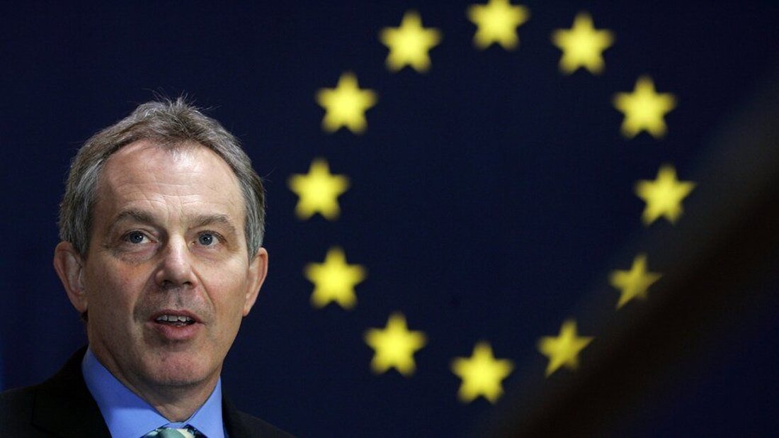 Tony Blair wurde aufgefordert, den Traum der Ukraine zu unterstützen, der EU beizutreten, um eine Barriere gegen russische Bedrohungen zu bilden, wie neu veröffentlichte Aufzeichnungen aus seiner Zeit als Premierminister zeigen. Sein Sonderberater für Europa sagte ihm, Kiew wolle eine „besondere Beziehung … wenn wir nur mehr Interesse zeigen würden“, enthüllen die Nationalarchive. Auch der damalige ukrainische Präsident Leonid Kutschma schrieb an Herrn Blair und bat ihn um seine Unterstützung. Letztes Jahr hat die EU der Ukraine schließlich den Kandidatenstatus zuerkannt. Die Nato hat sich jedoch geweigert, Kiew einen Zeitplan für die Mitgliedschaft zu nennen. Den mehr als 20 Jahre …