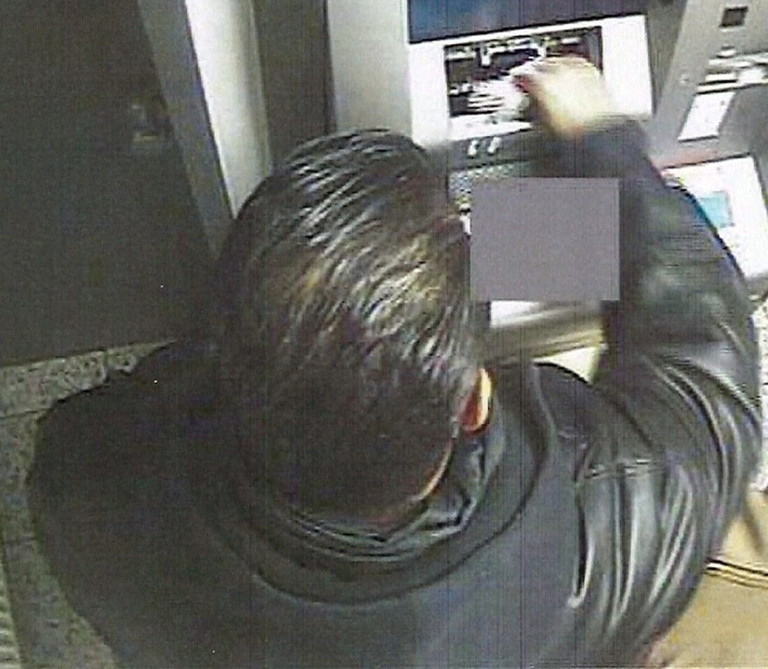 Die Limburger Kriminalpolizei fahndet öffentlich nach einem Trickbetrüger. Hinweise sind erbeten unter (06431) 9140 oder per E-Mail.