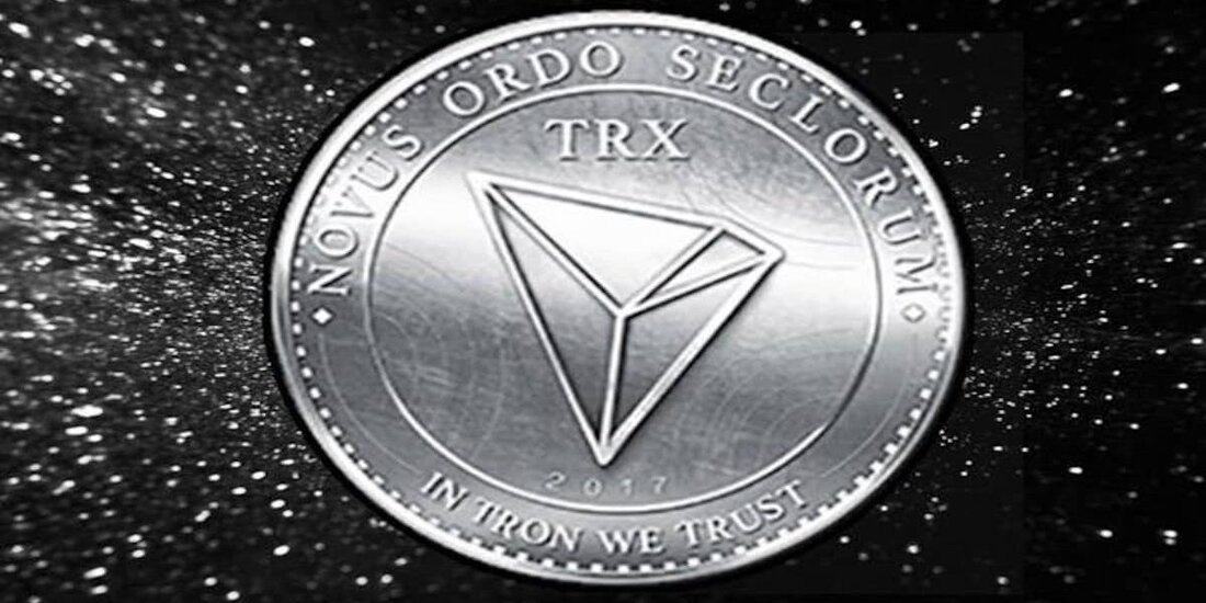 Tron ist auf dem besten Weg, die erste Krypto-Organisation zu werden, die ein Büro in El Salvador gründet. Der Präsident von El Salvador hat seine Bereitschaft zum Ausdruck gebracht, Krypto-Unternehmern, die beabsichtigen, in das Land zu ziehen, eine unbefristete Aufenthaltserlaubnis anzubieten. Auf der gerade zu Ende gegangenen Konferenz Bitcoin 2021 in Miami kündigte der Präsident von El Salvador Nayib Bukele seine Absicht an, Bitcoin zum gesetzlichen Zahlungsmittel zu machen. Er bekundete sein Interesse am Krypto-Raum und versicherte den Teilnehmern, dass er dem Kongress einen Gesetzentwurf vorlegen werde. Im Falle einer Verabschiedung wird El Salvador damit zum ersten souveränen Staat, der …