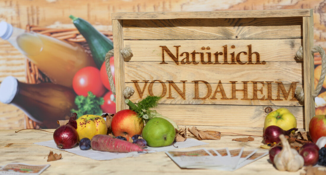 Schwäbische Maultaschen, Schwarzwälder Schinken und Filderkraut sind regionale Spezialitäten aus Baden-Württemberg. Derzeit gibt es in Baden-Württemberg 30 Lebensmittel mit geschützten geografischen Angaben und Ursprungsbezeichnungen in der Europäischen Union, die einzigartige und erfreuliche kulinarische Botschafter des Staates sind. „Ob Schwarzwälder Schinken, Filderspitzkraut oder fränkischer Gründinkel – Baden-Württemberg hat eine Vielzahl typischer regionaler Spezialitäten, die weit über die Landesgrenzen hinaus bekannt sind. Derzeit gibt es 30 EU-weit geschützte Spezialitäten aus Baden-Württemberg. Diese stehen nicht nur für ein Stück kulinarisches Erbe, sondern auch für echte Handwerkskunst wie den Allgäu-Bergkäse. Diese Produkte sensibilisieren die Verbraucher dafür, dass sie durch den Kauf dieser Produkte zur …
