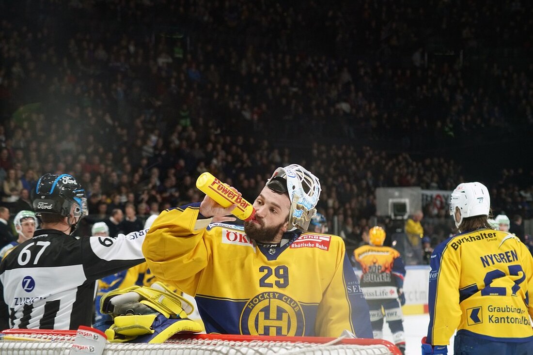 Daniel Schwaiger wechselt zur Kooperation nach Freiburg, während Viktor Buchner bei Weiden um DEL2-Eiszeit kämpft.