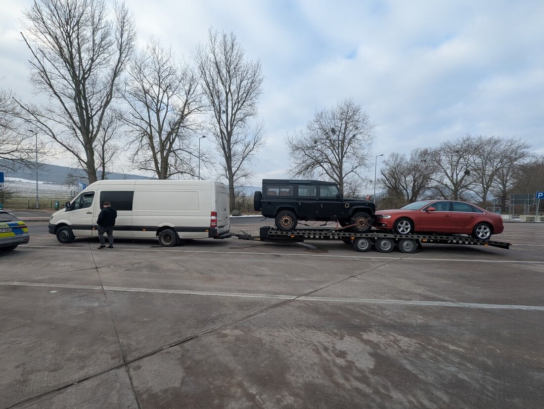 Am 16.02.2025 kontrollierte die Autobahnpolizei ein überladenes Fahrzeuggespann auf der A7. Fahrer musste Sicherheitsleistung zahlen.