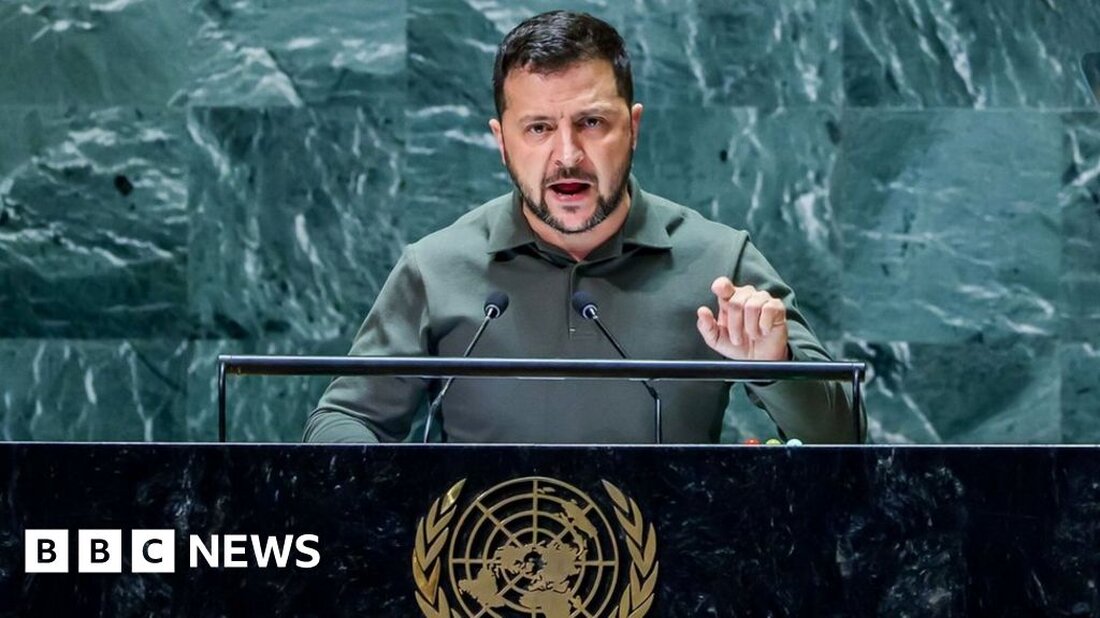 „Man kann dem Bösen nicht trauen“, sagte der ukrainische Präsident Wolodymyr Selenskyj vor der UN-Generalversammlung und forderte die Welt auf, sich zu vereinen, um die russische Aggression gegen sein Land zu beenden. In einer leidenschaftlichen Rede in New York sagte Herr Selenskyj, dass ein atomar bewaffnetes Moskau daran gehindert werden müsse, „die Welt in den letzten Krieg zu treiben“. Er warf Russland außerdem vor, alles, von Nahrungsmitteln bis hin zu Energie, als Waffe einzusetzen. Die groß angelegte Invasion Russlands hat zu allgemeiner Verurteilung geführt. In einer Rede, die sich stark auf die Gefahr konzentrierte, die Russland für die Welt darstellt, …