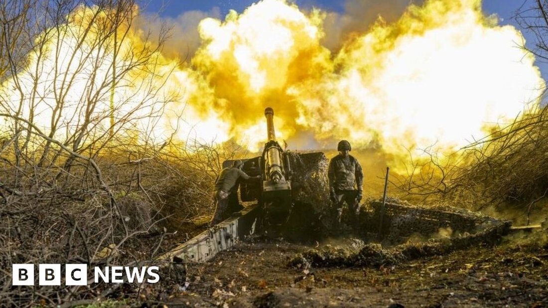 Das Weiße Haus geht davon aus, dass mehr als 20.000 russische Kämpfer im Kampf um die ukrainische Stadt Bachmut gestorben sind. Weitere 80.000 seien verletzt worden, sagte der Sprecher des Nationalen Sicherheitsrates, John Kirby, unter Berufung auf neu freigegebene Geheimdienstinformationen. Die Hälfte der Toten stammt aus der Wagner-Söldnergruppe, heißt es in den USA. Wenn es stimmt, überwiegt die Zahl der russischen Opfer die Vorkriegsbevölkerung der Stadt von 70.000. Moskau versucht seit letztem Jahr in einem zermürbenden Zermürbungskrieg, Bakhmut einzunehmen. Der Kampf um die kleine Stadt, in der nur noch wenige tausend Zivilisten leben, hat für beide Seiten eine große symbolische …