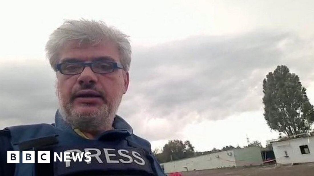 Ein ukrainischer Journalist, der als Fixer für die italienische Zeitung La Repubblica arbeitet, ist in der Ukraine von Scharfschützen erschossen worden. Bogdan Bitik arbeitete mit dem italienischen Reporter Corrado Zunino zusammen, der verwundet wurde, als sie von mutmaßlichen russischen Scharfschützen in der Region Cherson überfallen wurden, so die Zeitung. Beide trugen kugelsichere Westen mit der Aufschrift „Presse“, hieß es weiter. Russland behauptet, Cherson annektiert zu haben, obwohl es nur einen Teil davon kontrolliert. Die Reporter wurden in der Nähe der Antonivskyi-Brücke über den Fluss Dnipro in der Nähe der am Westufer des Flusses gelegenen Regionalhauptstadt angegriffen. Russische Truppen zerstörten die …
